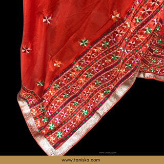 The Pakeezah Bagh Phulkari Dupatta