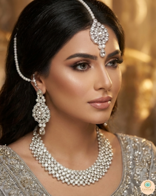 The Aurora Necklace Set