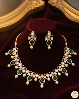 The Verra Necklace Set (Emerald Green)
