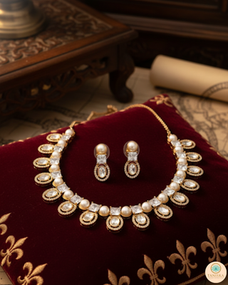The Verra Necklace Set (Golden)