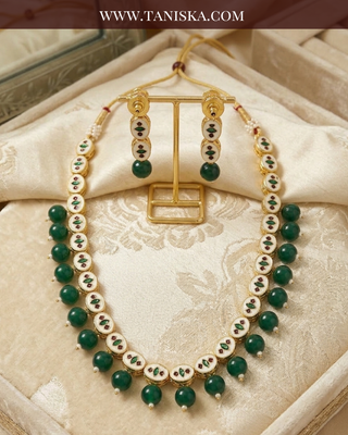 The Emerald Meenakari Kundan Set