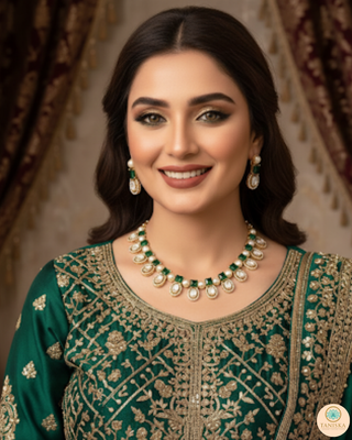 The Verra Necklace Set (Emerald Green)