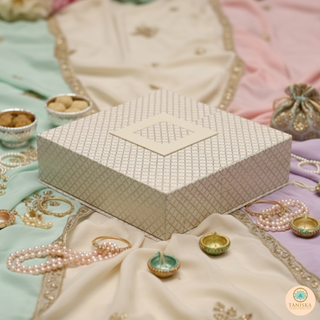 Ivory Gift Box (26 x 25 x 7cm)