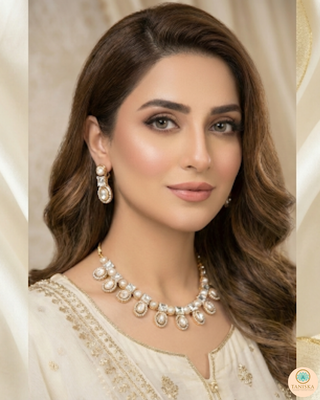 The Verra Necklace Set (Golden)