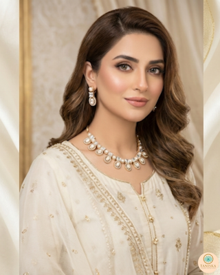 The Verra Necklace Set (Golden)