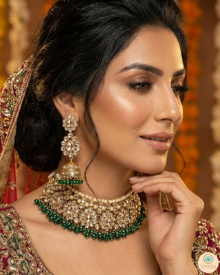 Pearly Antique Gold Necklace Set (Necklace, Earrings, Tikka) - Golden / Emerald Green