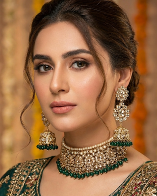 Pearly Antique Gold Necklace Set (Necklace, Earrings, Tikka) - Golden / Emerald Green
