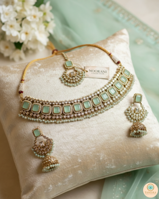 The Vintage Glow Heritage Necklace Set