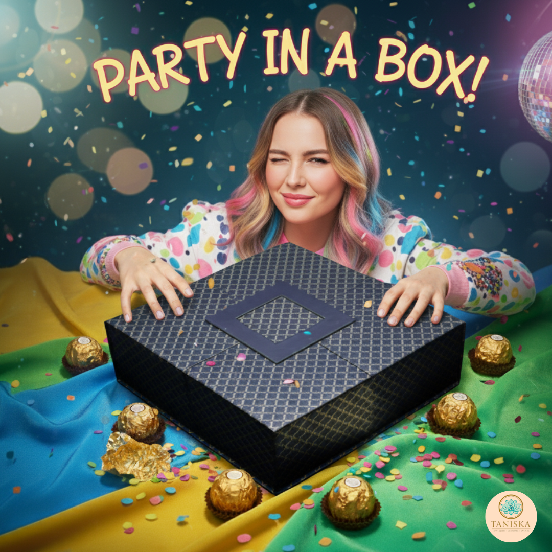 Navy Gift Box (26 x 25 x 7cm)