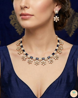 The Royal Blue Bloom Necklace Set