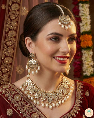 Luxury golden glass work Kundan bridal necklace set with matching earrings and headpiece, exquisite statement jewelry for South Asian weddings and nikah ceremonies.