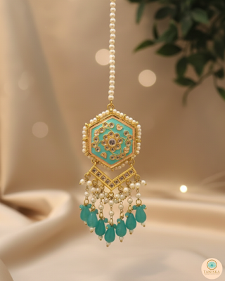 Luxury turquoise meenakari Kundan choker necklace set with matching earrings and maang tikka, vibrant statement jewelry for South Asian bridal weddings and festive occasions