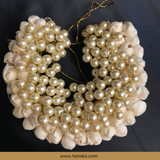White Traditional Gajra with Pearls