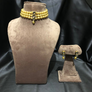 Golden Kundan Necklace Set