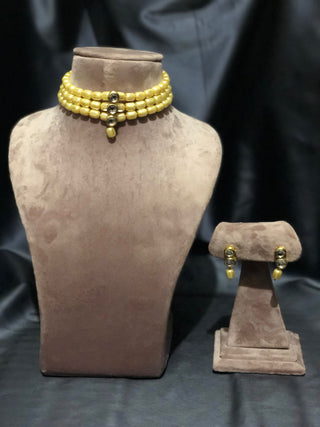 Golden Kundan Necklace Set