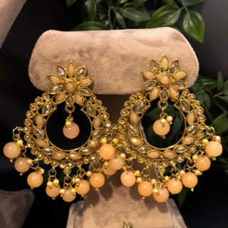 Pearly Antique Gold Necklace Set (Necklace, Earrings, Tikka) - Golden / Peach
