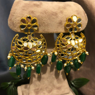 Luxury green glass work Kundan bridal necklace set with matching earrings and headpiece, statement jewelry for South Asian weddings and nikah ceremonies.