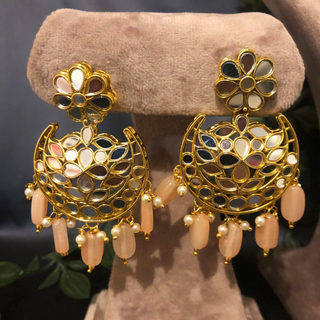 Luxury peach glass work Kundan bridal necklace set with matching earrings and headpiece, statement jewelry for South Asian weddings and nikah ceremonies.