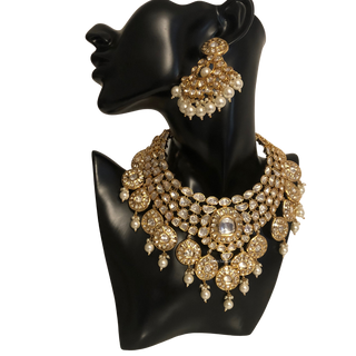 MANNAT Kundan Necklace Set (Golden)
