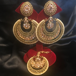 TANISHQ Large Statement Antique Gold Earrings & Tikka Set