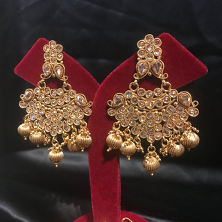 TANISHQ Antique Gold Earrings & Tikka Set - High Gold Polish