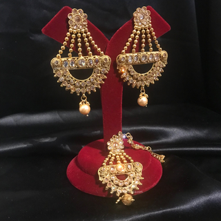 TANISHQ Antique Gold Earrings & Tikka Set - High Gold Polish