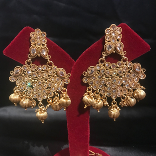 TANISHQ Antique Gold Earrings & Tikka Set - High Gold Polish