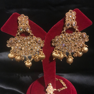 TANISHQ Antique Gold Earrings & Tikka Set - High Gold Polish