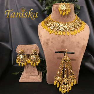 Luxury yellow glass work Kundan bridal necklace set with matching earrings and headpiece, statement jewelry for South Asian weddings and nikah ceremonies.
